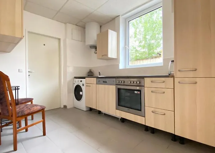 דירה Simple Private In 3-bedroom Near Train Station