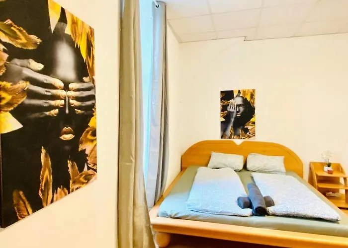 Simple Private In 3-bedroom Near Train Station דירה וינה